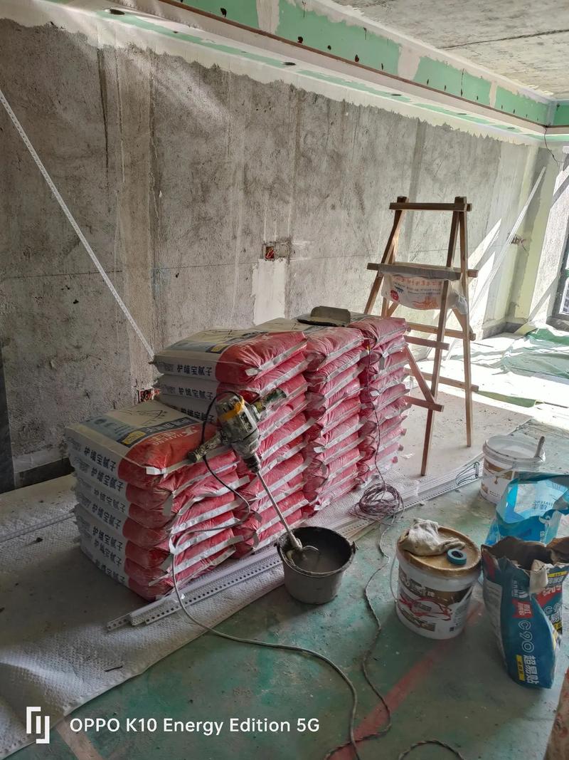 工地日記 膩?zhàn)臃凼┕みM(jìn)行時(shí)，細(xì)說(shuō)施工材料的選用與工序